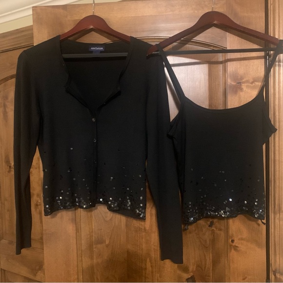 Beautiful Ann Taylor sweater set - Picture 2 of 3